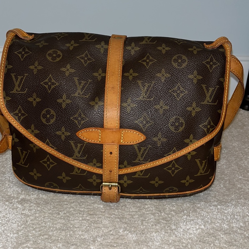Louis Vuitton Saumur 30